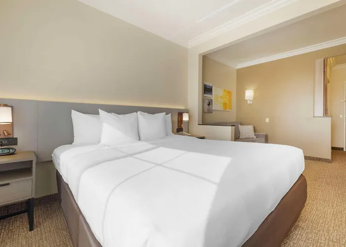 Comfort Suites Oceanside Camp Pendleton Area